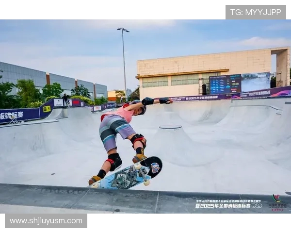 杭州滑板队在世界攀岩锦标赛中以77分稳居积分榜首位